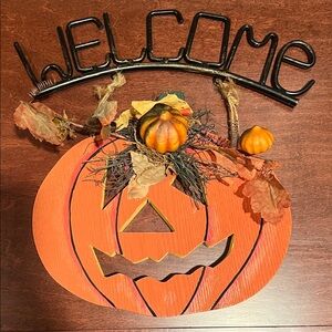 NWT carved wood jack o’lantern with metal welcome sign